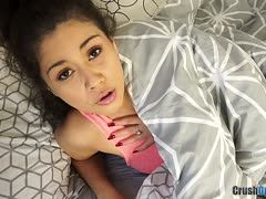 Penelope Reed mit haariger Vagina in POV gepoppt